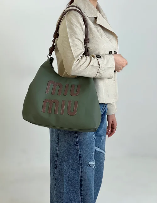 کیف بزرگ miumiu